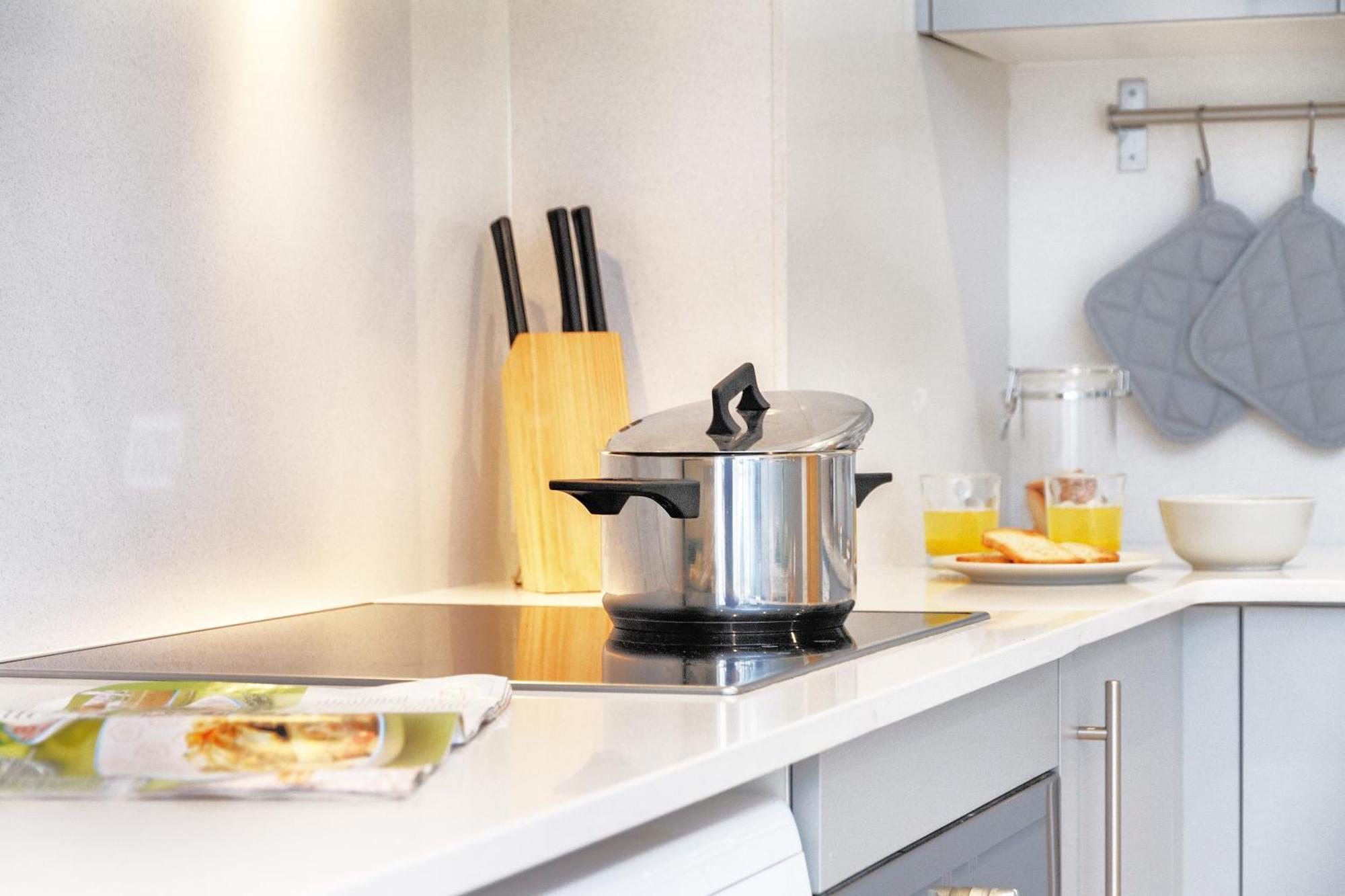 Feelathome Mozart Apartments Barcelona Buitenkant foto