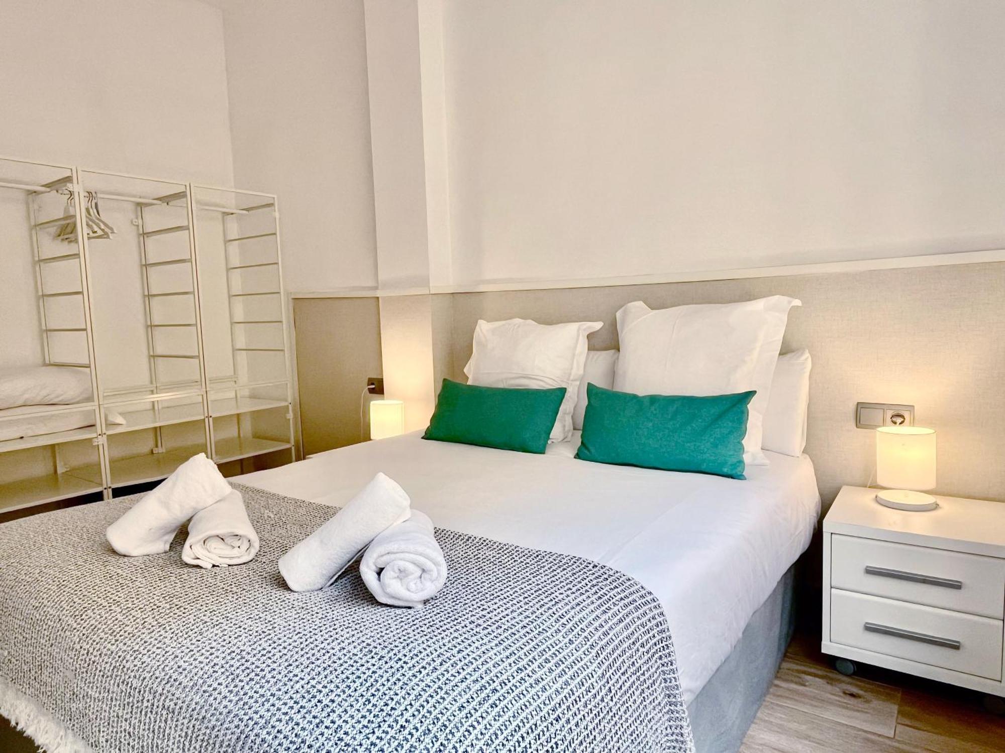 Feelathome Mozart Apartments Barcelona Buitenkant foto