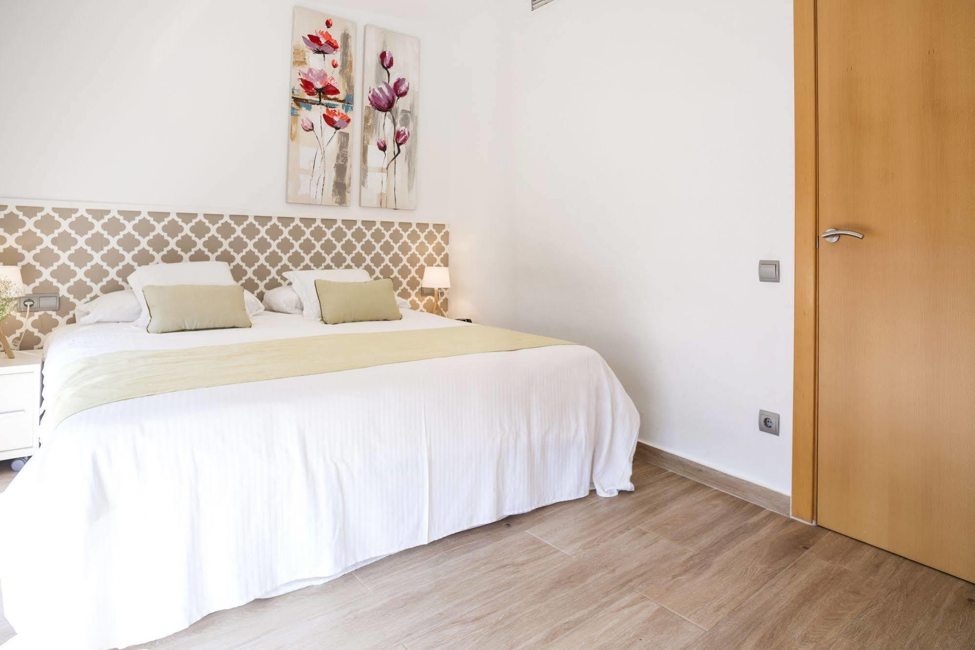 Feelathome Mozart Apartments Barcelona Buitenkant foto