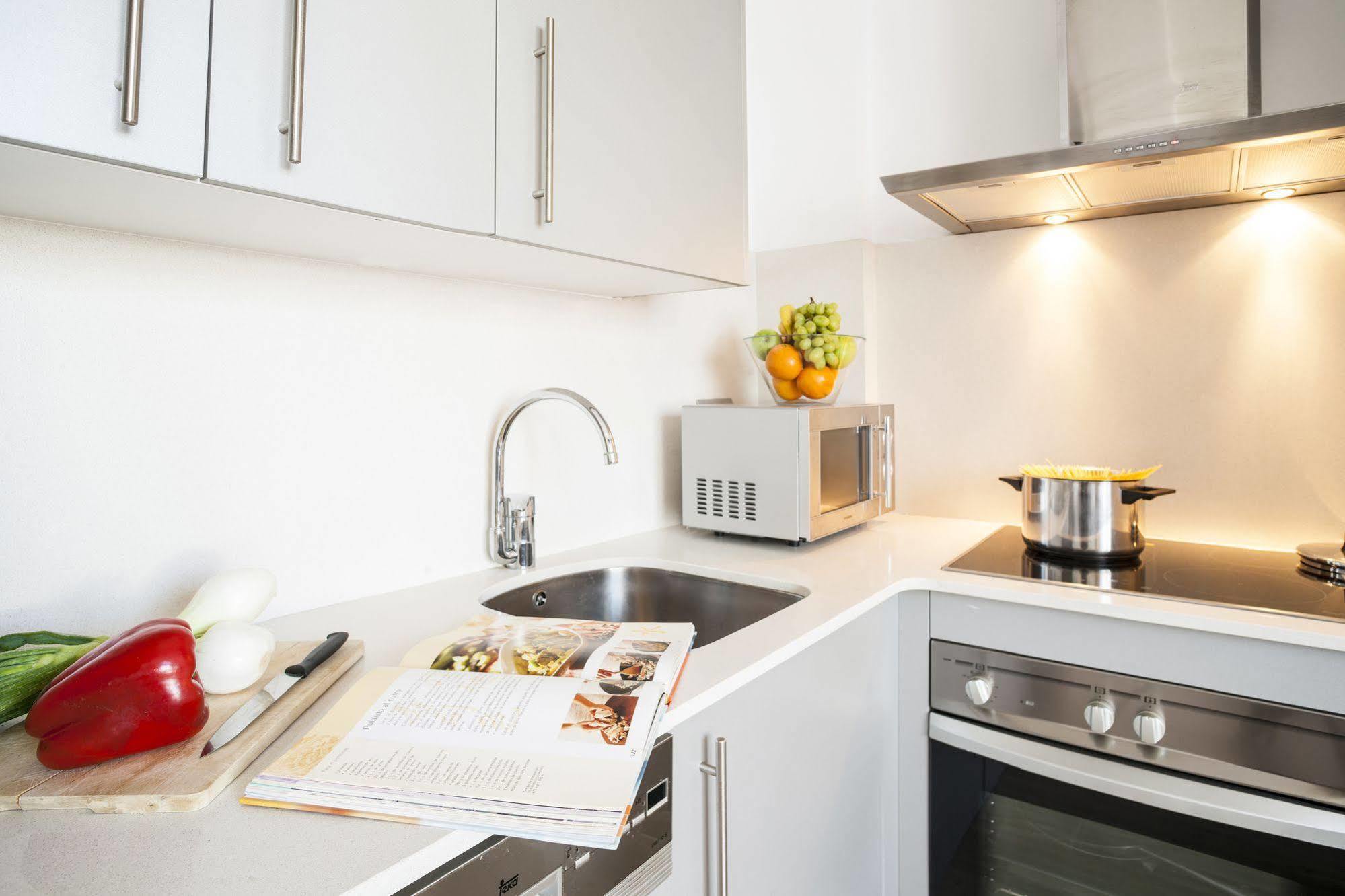 Feelathome Mozart Apartments Barcelona Buitenkant foto